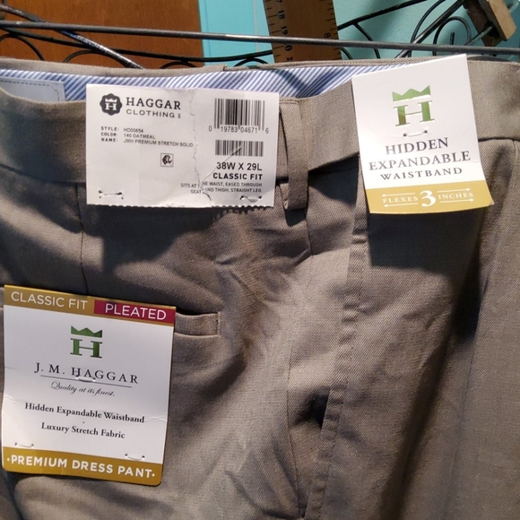 Classic Fit Pleated Haggar Dress Pant - Picture 4 of 11